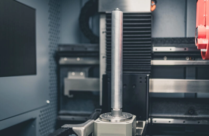echantillon aluminium dans tomographe pour controle
